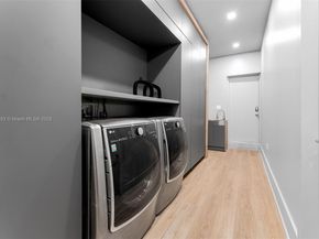 2887 Pine Tree Dr, Miami Beach FL 33140