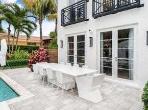 2887 Pine Tree Dr, Miami Beach FL 33140
