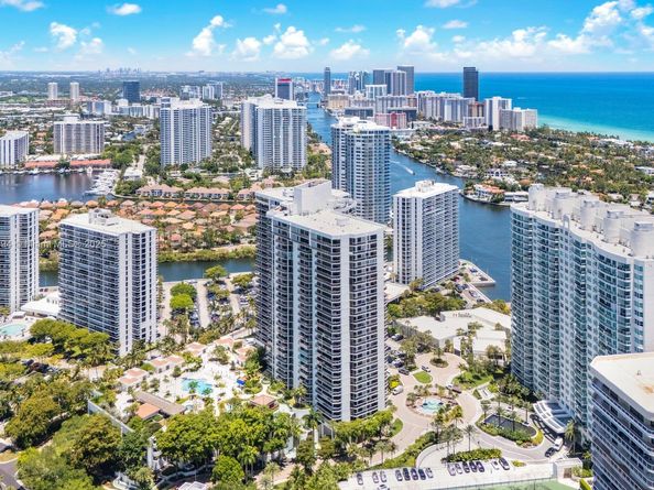 20281 E Country Club Dr 1009, Aventura FL 33180