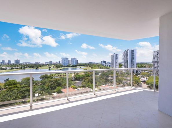 20281 E Country Club Dr 1009, Aventura FL 33180
