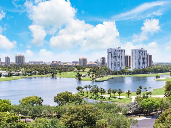 20281 E Country Club Dr 1009, Aventura FL 33180