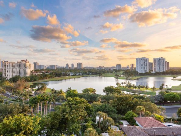 20281 E Country Club Dr 1009, Aventura FL 33180