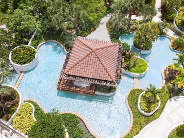 20281 E Country Club Dr 1009, Aventura FL 33180