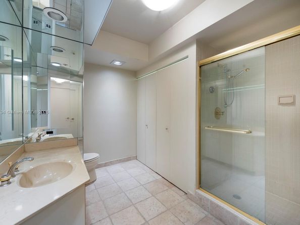 20281 E Country Club Dr 1009, Aventura FL 33180