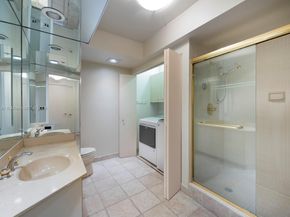 20281 E Country Club Dr 1009, Aventura FL 33180