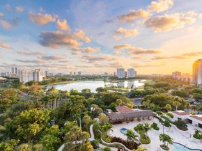 20281 E Country Club Dr 1009, Aventura FL 33180