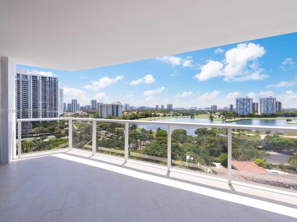 20281 E Country Club Dr 1009, Aventura FL 33180