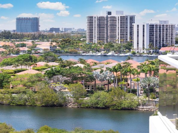 20281 E Country Club Dr 1009, Aventura FL 33180