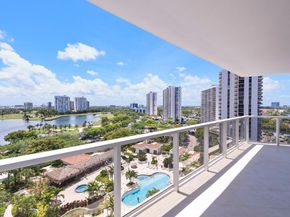 20281 E Country Club Dr 1009, Aventura FL 33180