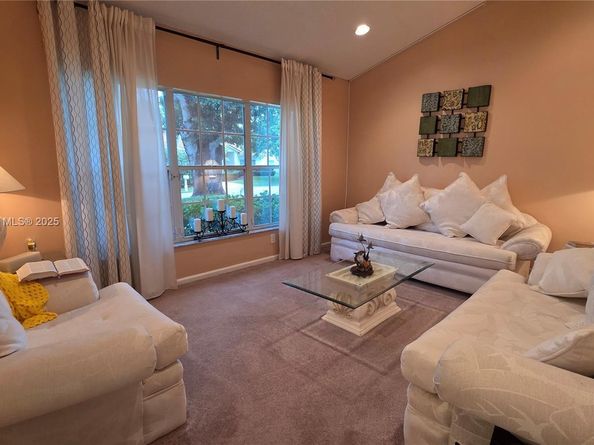 5112 NW 66th Ave, Lauderhill FL 33319