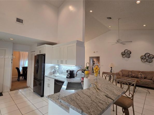 5112 NW 66th Ave, Lauderhill FL 33319