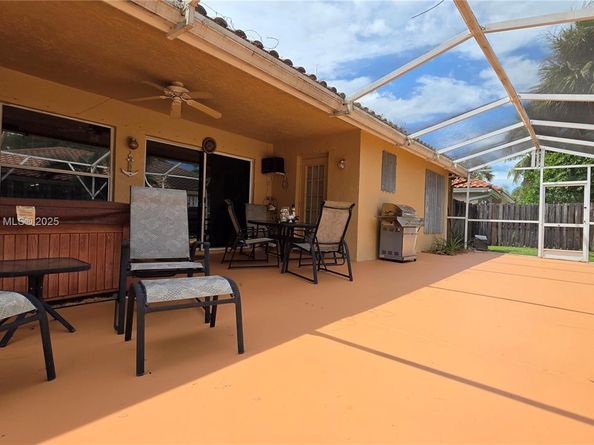 5112 NW 66th Ave, Lauderhill FL 33319