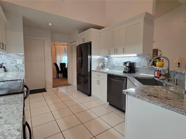 5112 NW 66th Ave, Lauderhill FL 33319