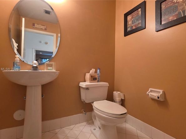 5112 NW 66th Ave, Lauderhill FL 33319