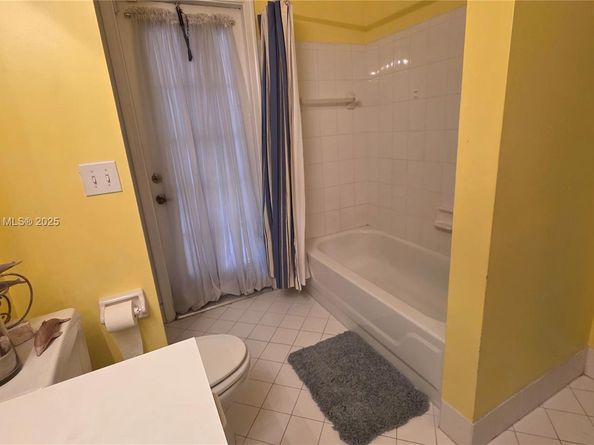 5112 NW 66th Ave, Lauderhill FL 33319