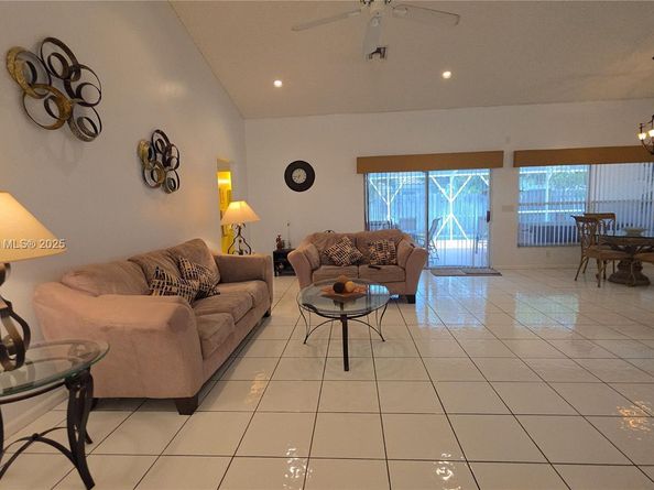 5112 NW 66th Ave, Lauderhill FL 33319