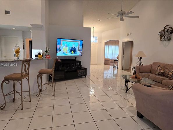 5112 NW 66th Ave, Lauderhill FL 33319
