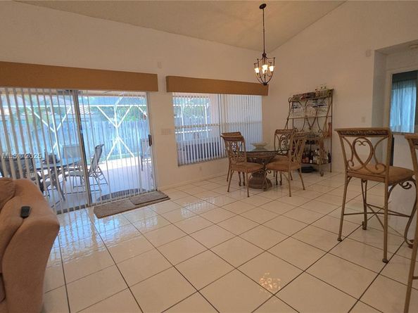 5112 NW 66th Ave, Lauderhill FL 33319