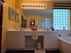 5112 NW 66th Ave, Lauderhill FL 33319