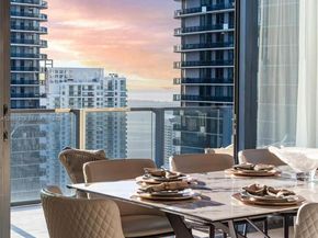 88 SW 7th St 3801, Miami FL 33130