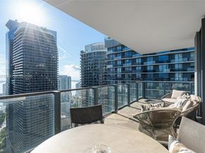88 SW 7th St 3801, Miami FL 33130