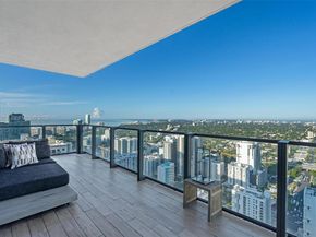88 SW 7th St 3801, Miami FL 33130