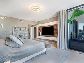 88 SW 7th St 3801, Miami FL 33130