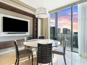 88 SW 7th St 3801, Miami FL 33130