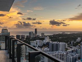 88 SW 7th St 3801, Miami FL 33130