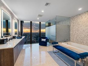 88 SW 7th St 3801, Miami FL 33130