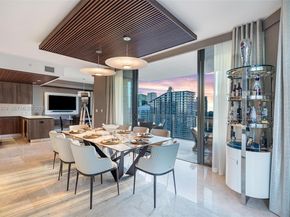 88 SW 7th St 3801, Miami FL 33130