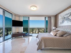 88 SW 7th St 3801, Miami FL 33130