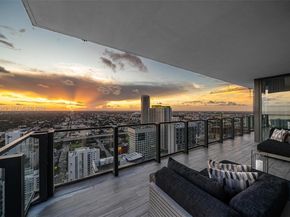 88 SW 7th St 3801, Miami FL 33130