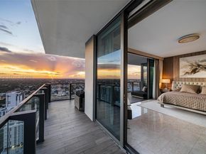 88 SW 7th St 3801, Miami FL 33130