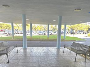 4001 Hillcrest Dr 909, Hollywood FL 33021