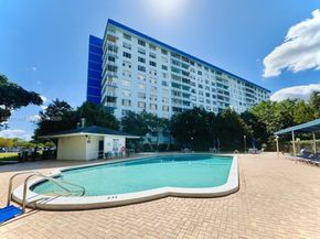 4001 Hillcrest Dr 909, Hollywood FL 33021