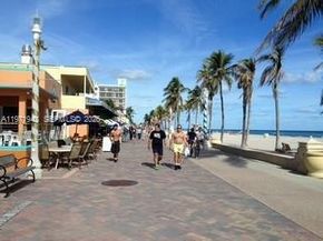 4001 Hillcrest Dr 909, Hollywood FL 33021