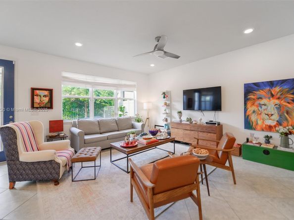 4735 Eucalyptus Dr, Hollywood FL 33021