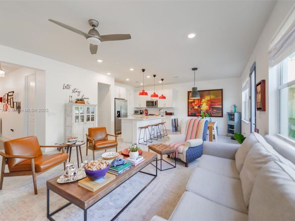4735 Eucalyptus Dr, Hollywood FL 33021
