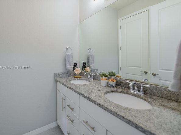 4735 Eucalyptus Dr, Hollywood FL 33021