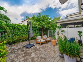 4735 Eucalyptus Dr, Hollywood FL 33021