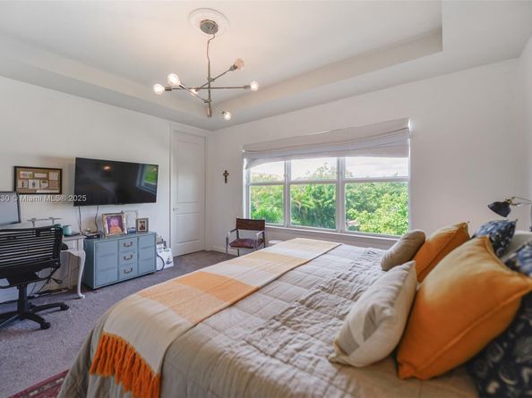 4735 Eucalyptus Dr, Hollywood FL 33021