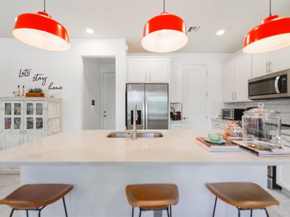 4735 Eucalyptus Dr, Hollywood FL 33021