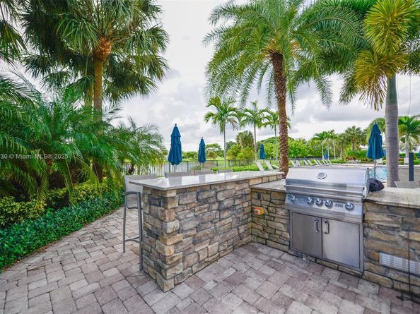 4735 Eucalyptus Dr, Hollywood FL 33021
