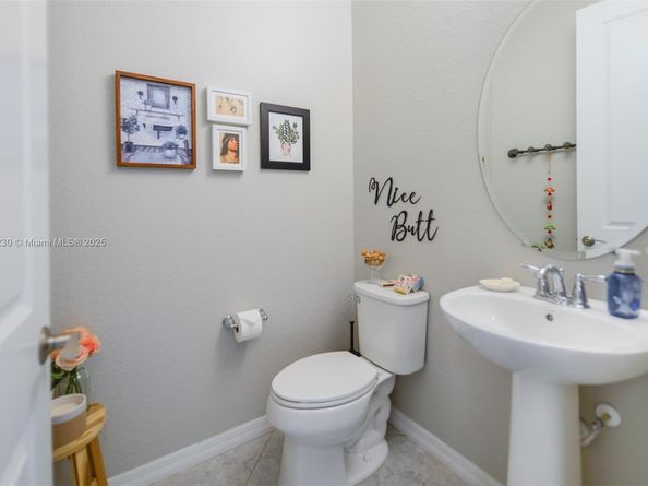4735 Eucalyptus Dr, Hollywood FL 33021