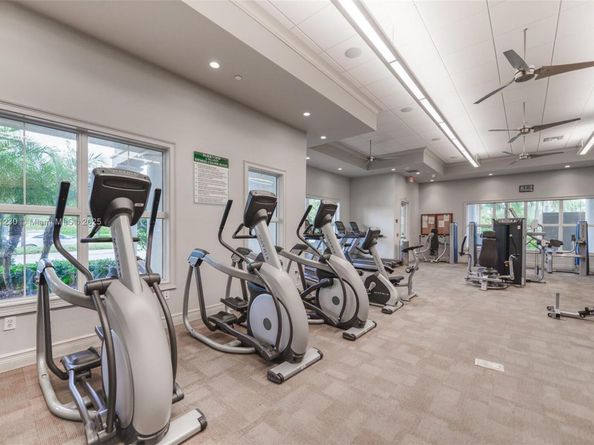 4735 Eucalyptus Dr, Hollywood FL 33021