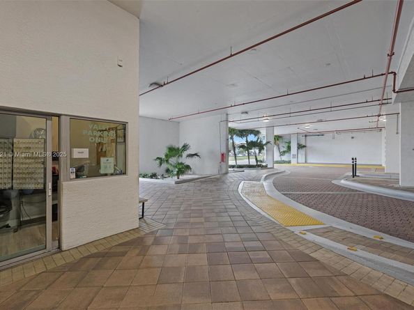 140 S Dixie Hwy 533, Hollywood FL 33020