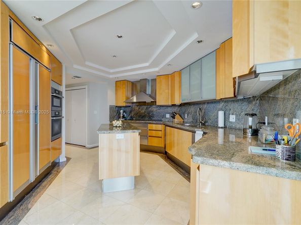 2600 Island Blvd 904, Aventura FL 33160