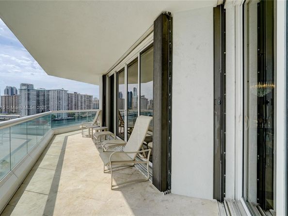 2600 Island Blvd 904, Aventura FL 33160