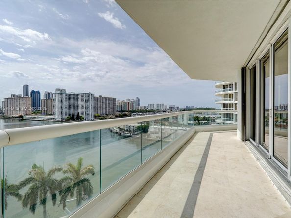 2600 Island Blvd 904, Aventura FL 33160